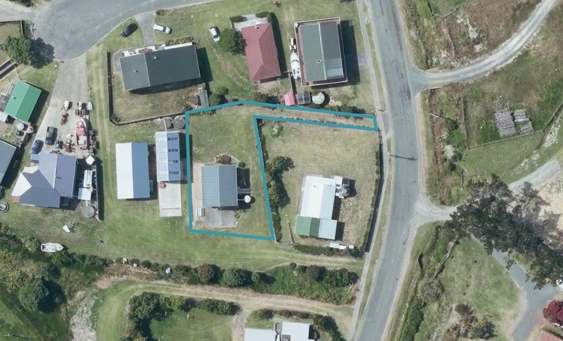 114 Newcastle Street, Māhia - Carousel 1