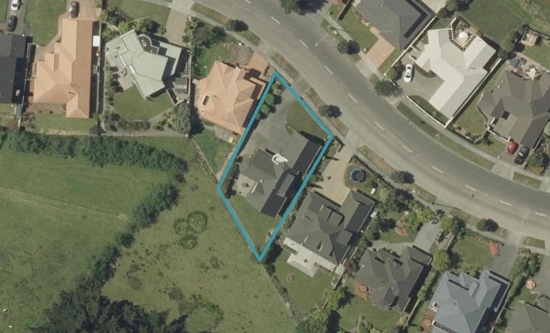 114 Pacific Drive, Fitzherbert, Palmerston North - Carousel 1