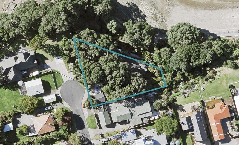 4 Cherrie Road, Beachlands, Auckland - Carousel 1