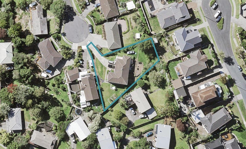 11 Addis Place, Shelly Park, Auckland - Carousel 1