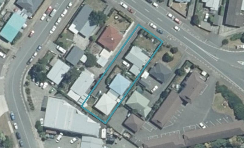 2/7 Parkers Road, Tāhunanui, Nelson - Carousel 1