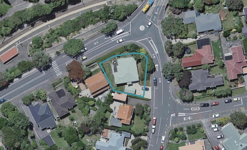 2 Nicholson Road, Khandallah, Wellington - Carousel 1