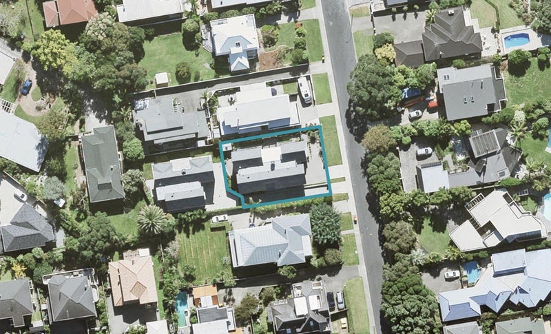 23 Sharon Road, Waiake, Auckland - Carousel 1