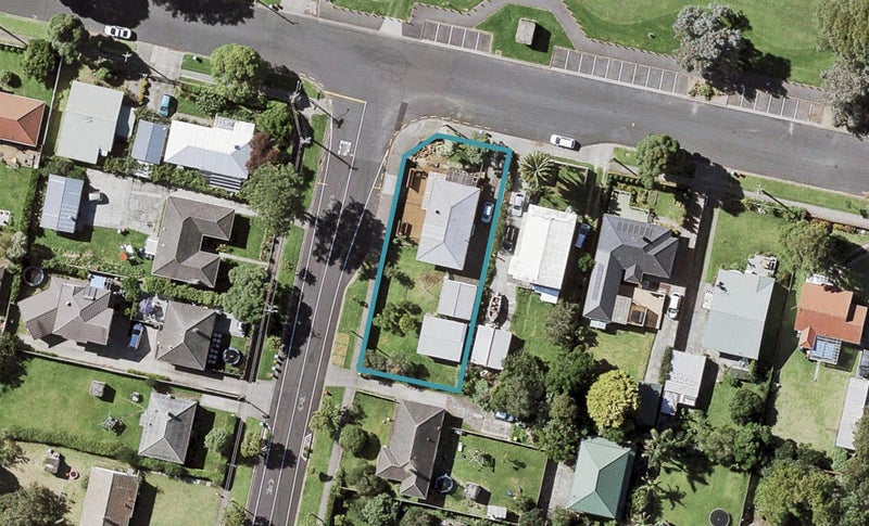 224 Riverside Avenue, Point England, Auckland - Carousel 1