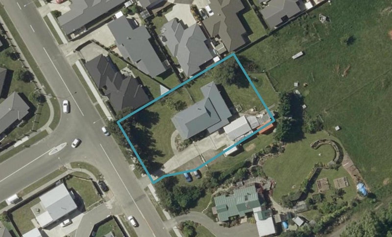 62 James Line, Kelvin Grove, Palmerston North - Carousel 1