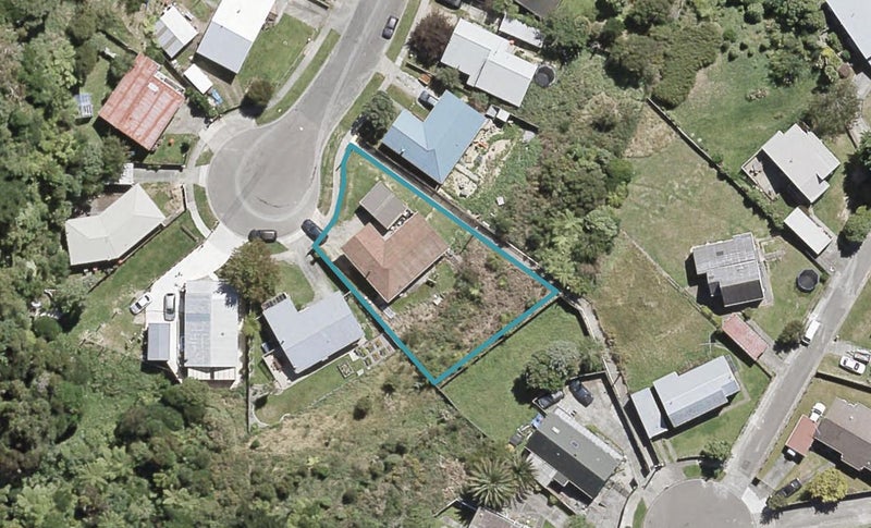 6 Harold Grove, Stokes Valley, Lower Hutt - Carousel 1