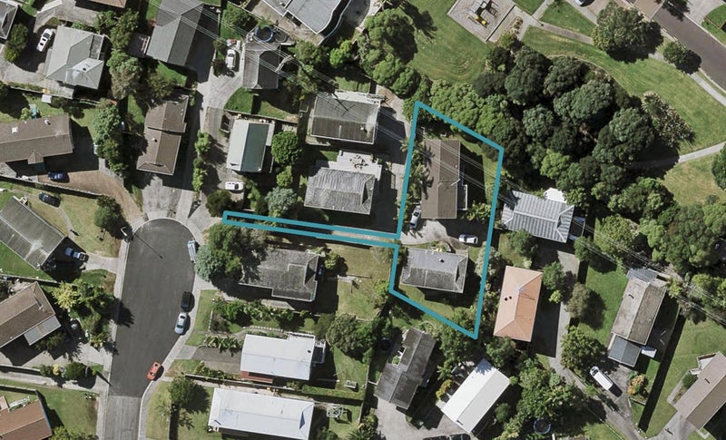 1/23 Thalia Place, Totara Vale, Auckland - Carousel 1