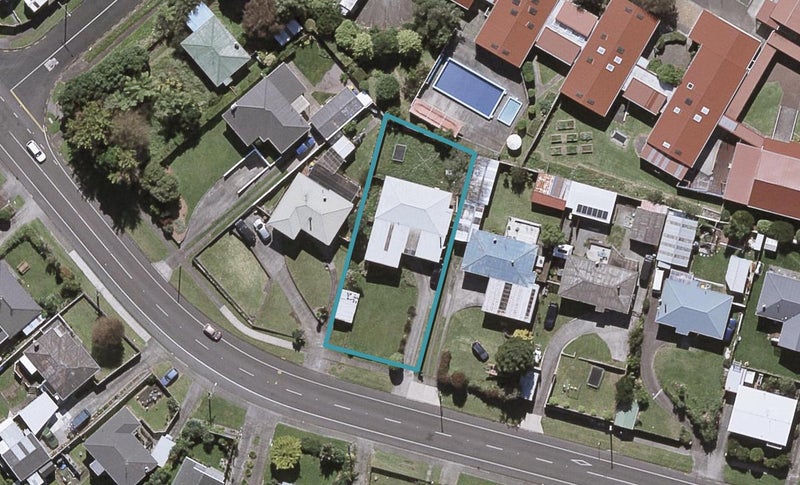 102 Omata Road, Marfell, New Plymouth - Carousel 1