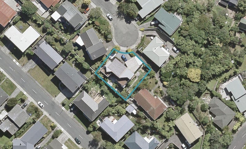 10 Ardal Grove, Tirohanga, Lower Hutt - Carousel 1