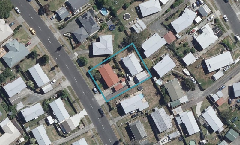 11B Lloyd Drive, Nawton, Hamilton - Carousel 1
