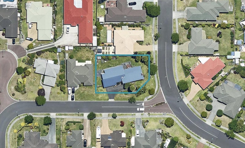 2 Carribean Place, Papamoa Beach, Papamoa - Carousel 1