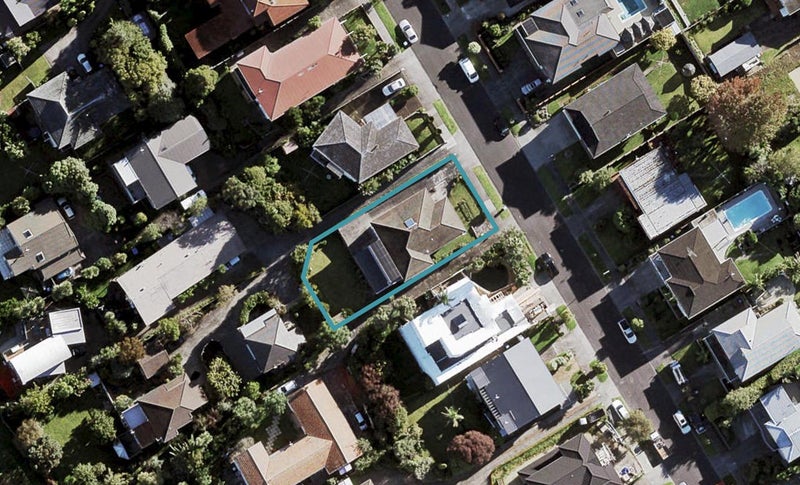 28 Maryland Street, Point Chevalier, Auckland - Carousel 1