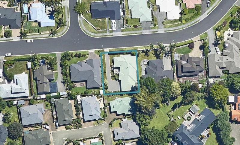 12 Pembroke Drive, Bethlehem, Tauranga - Carousel 1