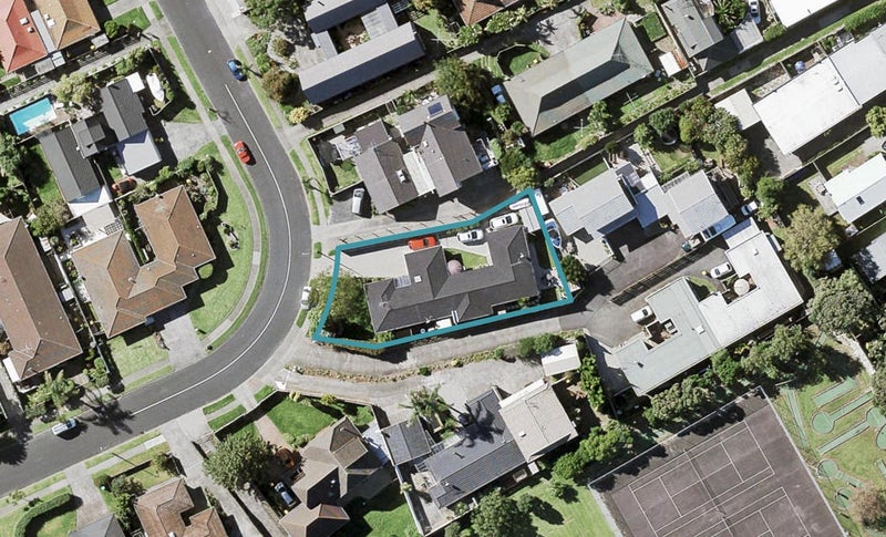 2/39 Vivian Wilson Drive, Eastern Beach, Auckland - Carousel 1