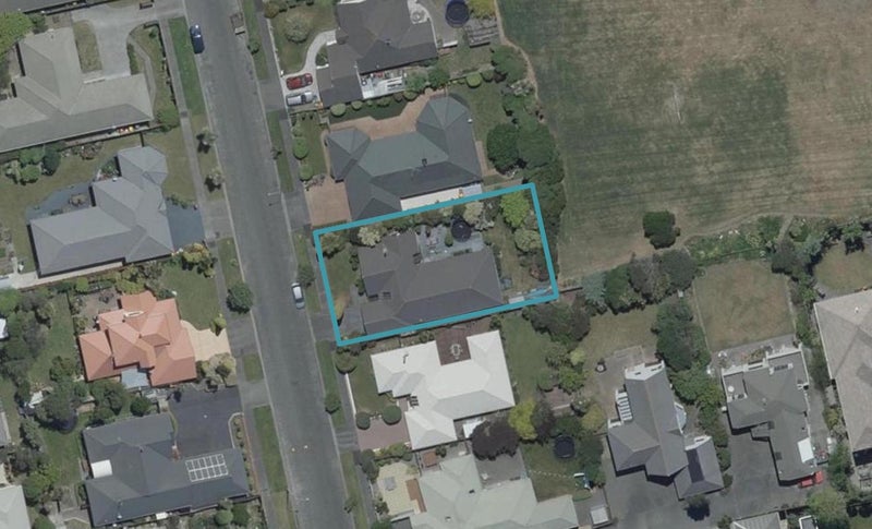 26 Orlando Crescent, Waimairi Beach, Christchurch - Carousel 1