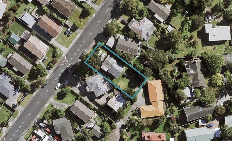 12 Waari Avenue, Sunnyvale, Auckland - Carousel 1