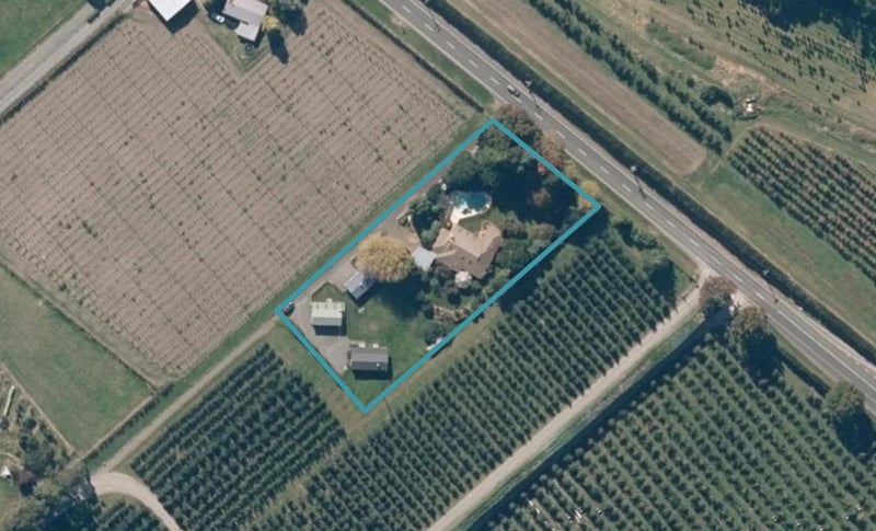 137 Longlands Road East, Longlands, Hastings - Carousel 1
