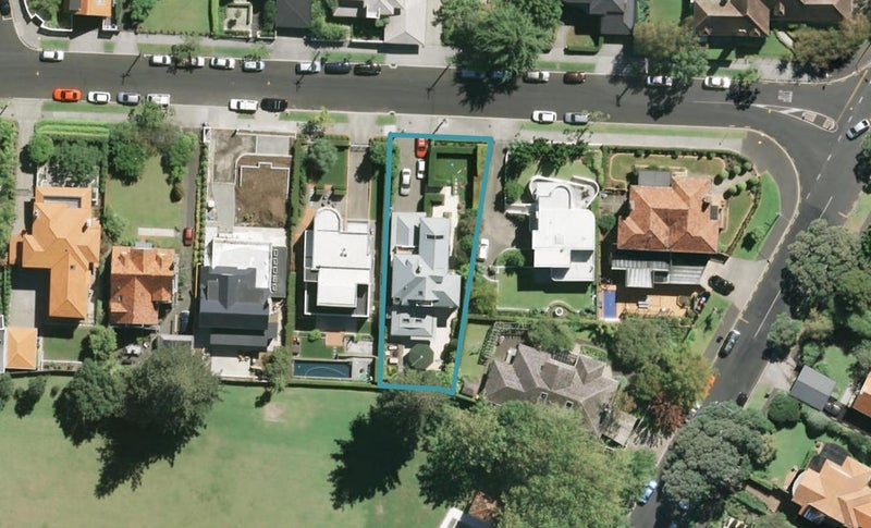 13 Canterbury Place, Parnell, Auckland - Carousel 1