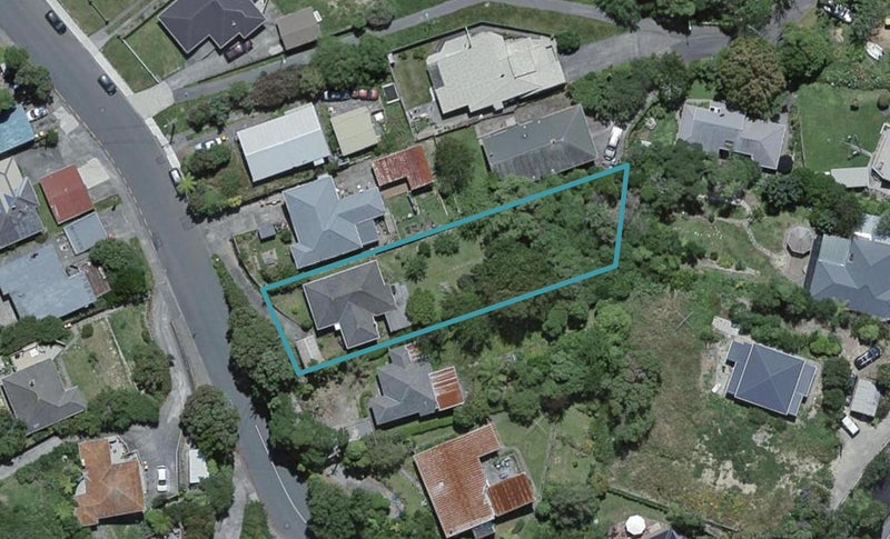 6 Victory Crescent, Tawa, Wellington - Carousel 1