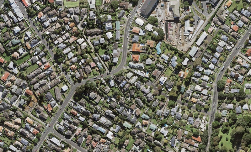 11C Warren Avenue, Three Kings, Auckland - Carousel 1