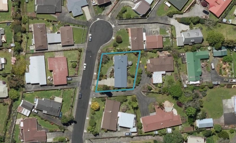 11 Carr Street, Kamo, Whangarei - Carousel 1