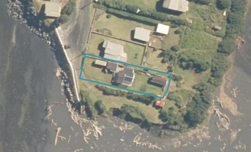 27 Point Road, Mōkau - Carousel 1