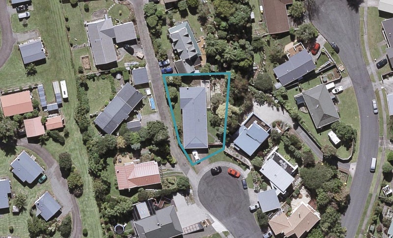 12 Caledonia Place, Highlands Park, New Plymouth - Carousel 1