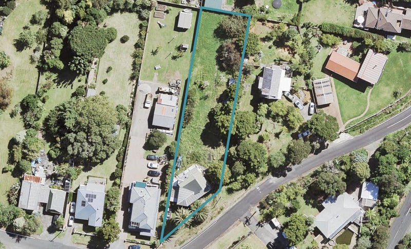 22 Lookout Drive, Laingholm, Auckland - Carousel 1