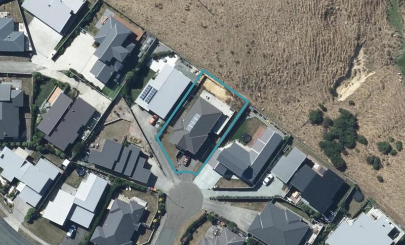 7 Sunflower Close, Camborne, Porirua - Carousel 1