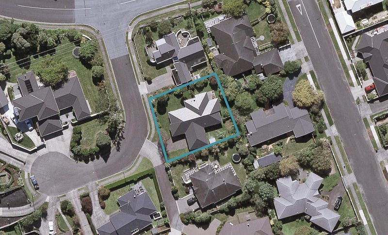 3 Larsen Place, Merrilands, New Plymouth - Carousel 1