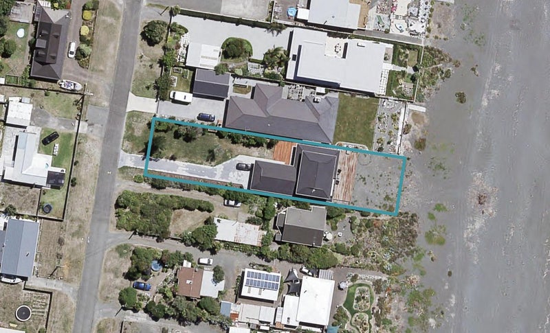 16 Ferguson Street North, Bay View, Napier - Carousel 1