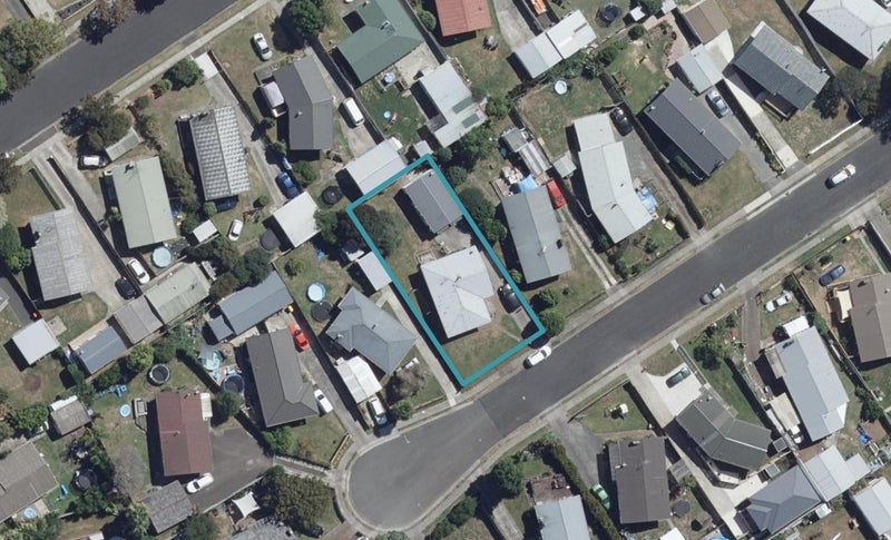 18 Susan Place, Deanwell, Hamilton - Carousel 1