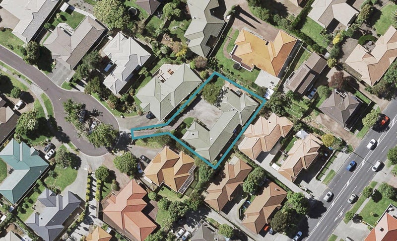 2/19 Bampton Rise, Northpark, Auckland - Carousel 1