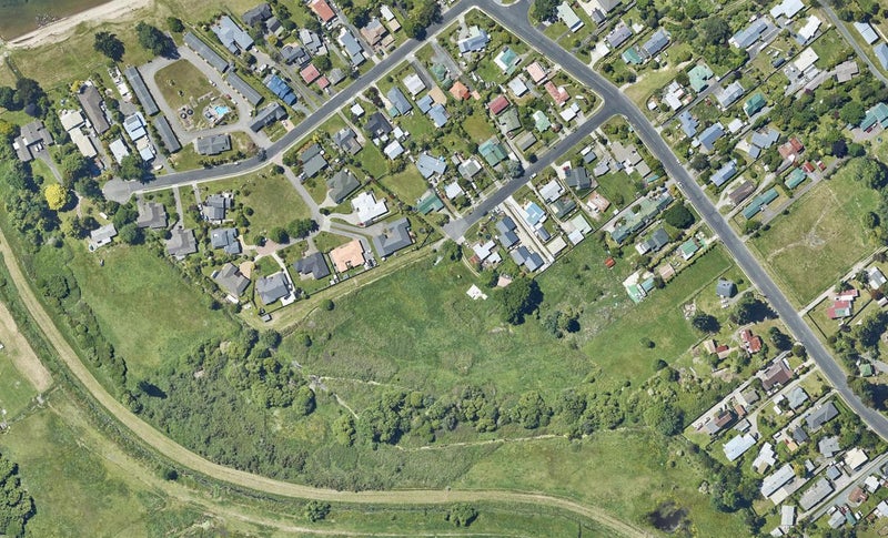 16 Farnworth Avenue, Holdens Bay, Rotorua - Carousel 1