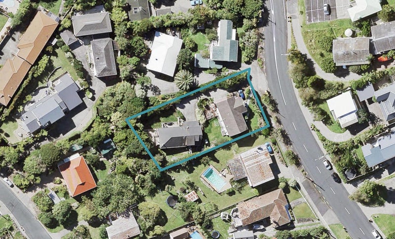 1/498 Beach Road, Murrays Bay, Auckland - Carousel 1