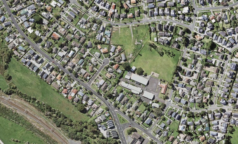 3/7 Cintra Place, Glen Innes, Auckland - Carousel 1