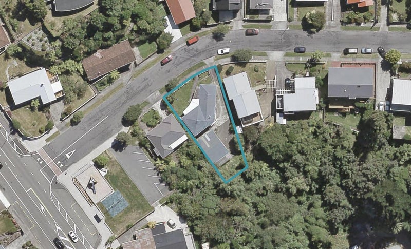 4 Magnolia Grove, Maungaraki, Lower Hutt - Carousel 1