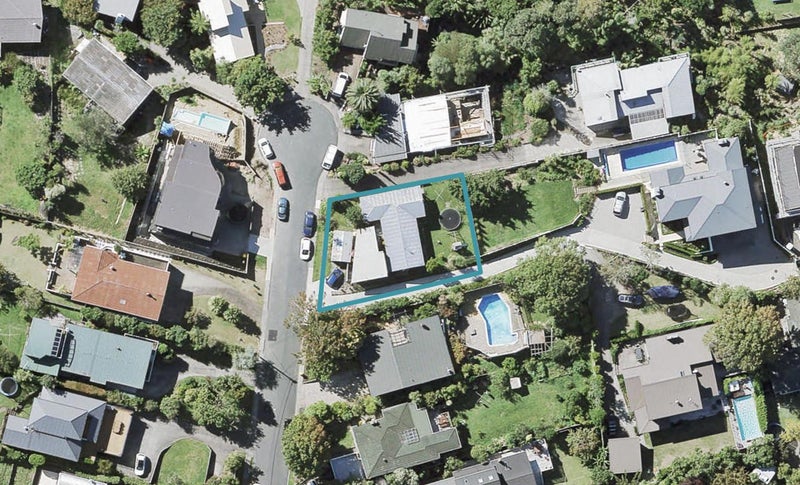 11 Beacon Avenue, Campbells Bay, Auckland - Carousel 1