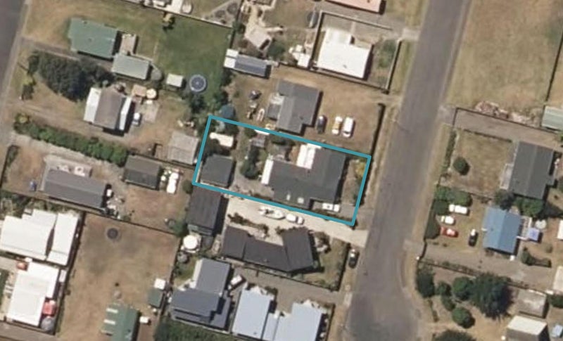 27 Park Avenue, Waitarere Beach, Levin - Carousel 1