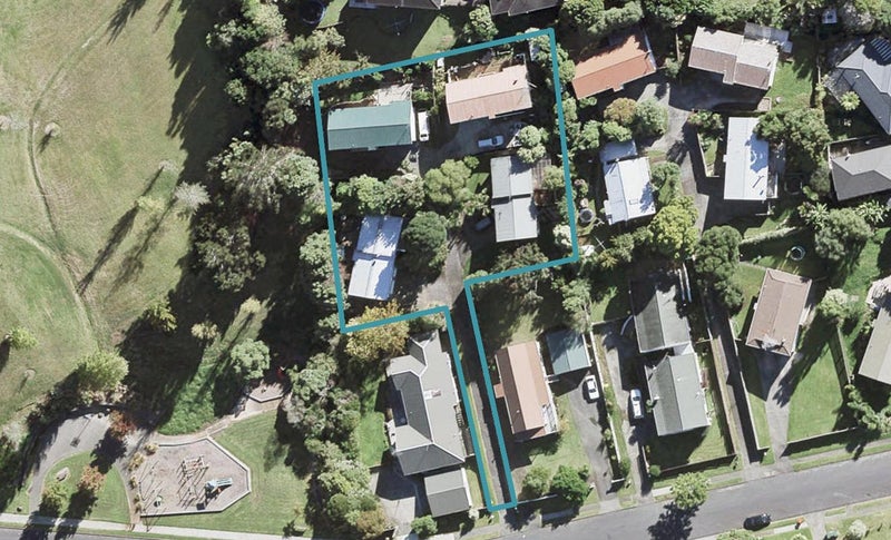 4/35 Topliss Drive, Northcross, Auckland - Carousel 1