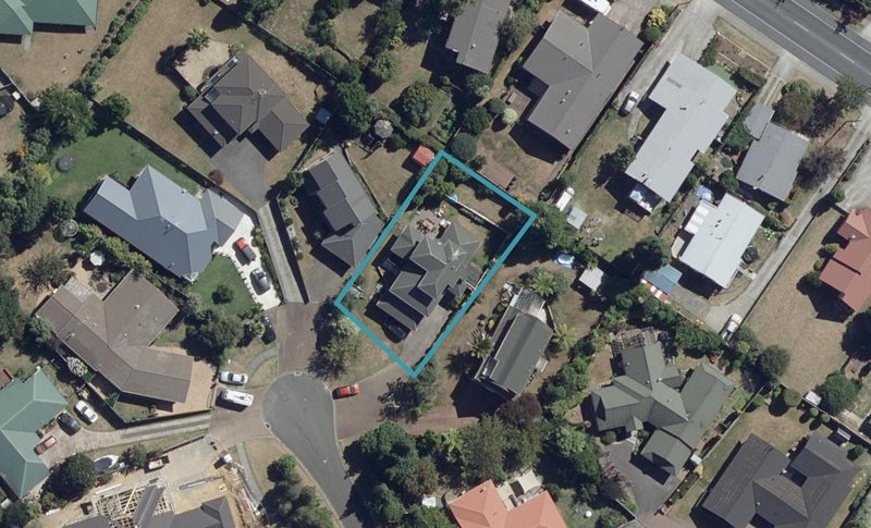 16 Silhouette Way, Western Heights, Hamilton - Carousel 1