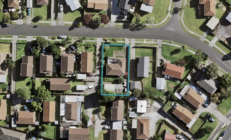 8 Taitimu Drive, Weymouth, Auckland - Carousel 1