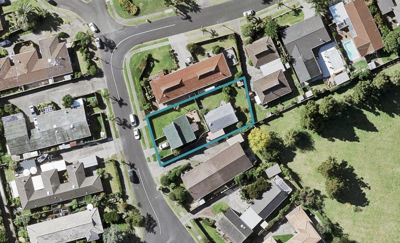 1/13 Vivian Wilson Drive, Eastern Beach, Auckland - Carousel 1