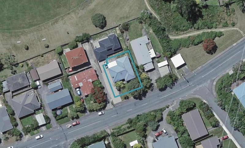 45 Horokiwi Road West, Newlands, Wellington - Carousel 1