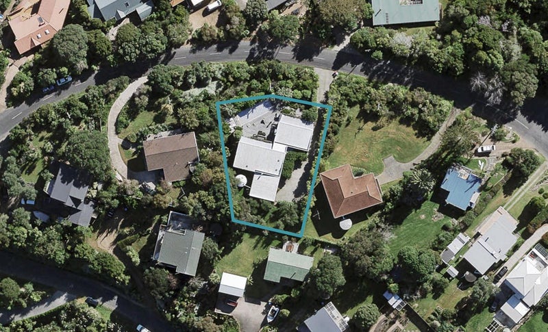14 Coromandel Road, Oneroa, Waiheke Island - Carousel 1