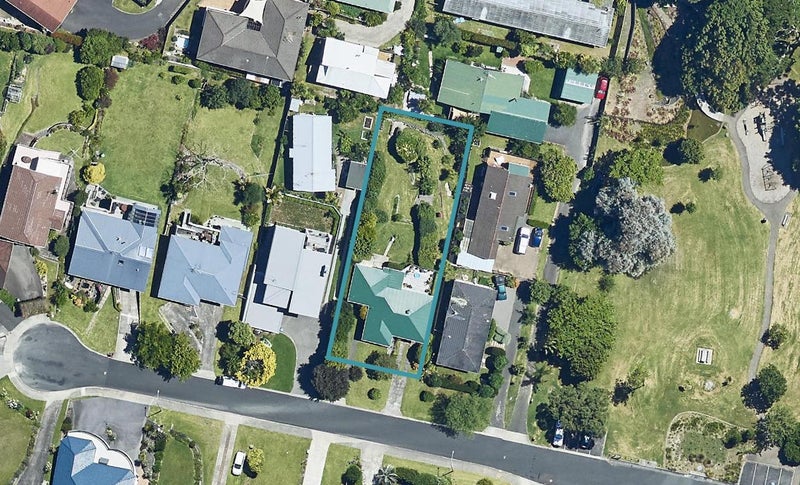 19 Rutherford Street, Otumoetai, Tauranga - Carousel 1