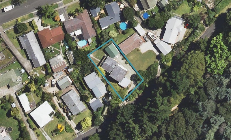 206 Fox Street, Whataupoko, Gisborne - Carousel 1