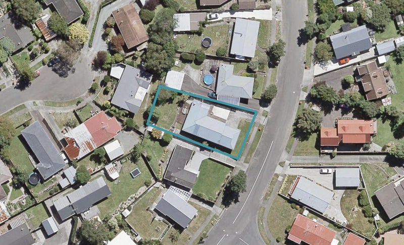 49 Larchmont Grove, Totara Park, Upper Hutt - Carousel 1