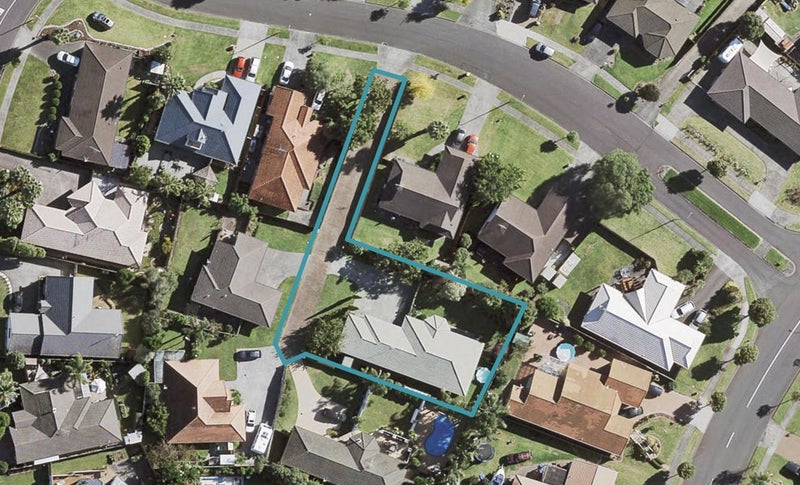 8 Lothian Brae, Wattle Downs, Auckland - Carousel 1