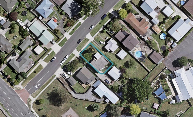 16 Forward Street, Greenmeadows, Napier - Carousel 1